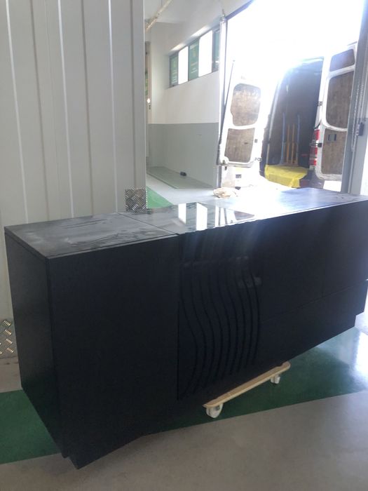 Aparador em Preto de Sala