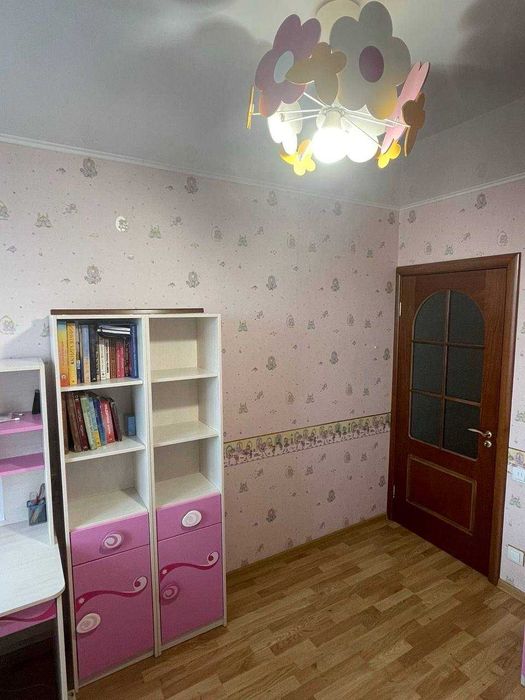 Трикімнатна квартира зайти і жити! Продаж по Є-відновленню!