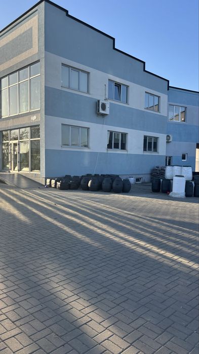 Торгівельно-офісний комлекс комерційні приміщення магазин склад