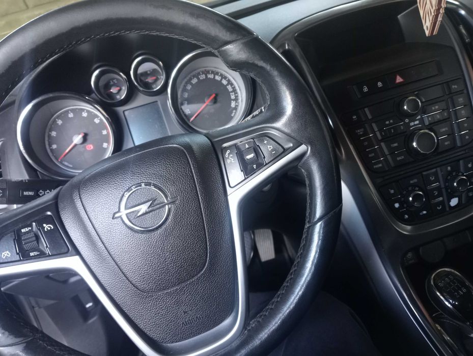 opel astra j  gaz super stan