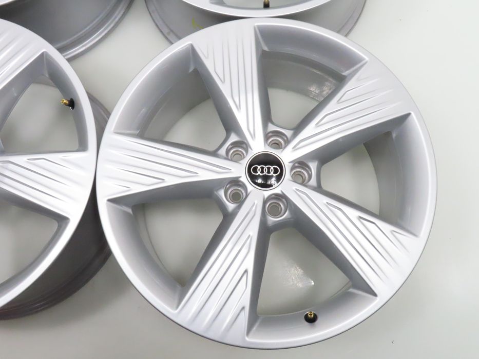 Felgi Aluminiowe Alufelgi 19'' Audi Q4 E-tron 5x112 8j Et45 89a601025b