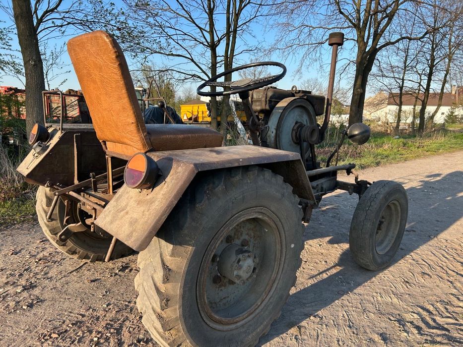 Traktor Sam Esiok Andoria S231