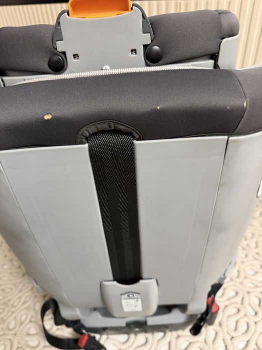 Дитяче автокрісло chicco