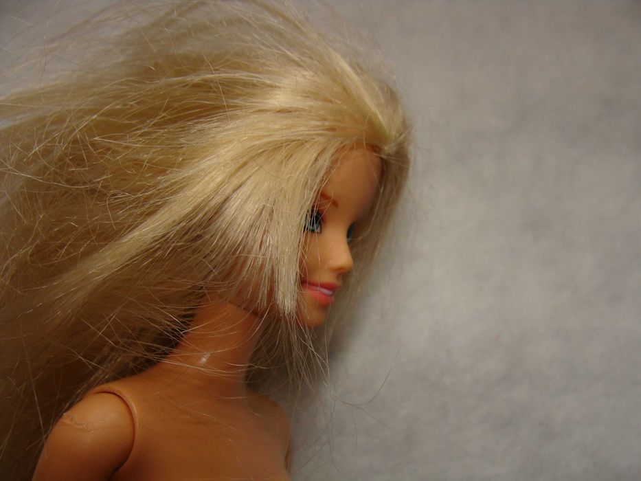 Barbie Chic Doll, yellow/orange dress (Ref. B8838) de 2003