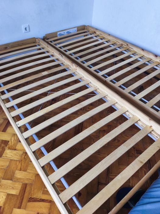 Camas IKEA solteiro 90 x 200 em pinho + colchões