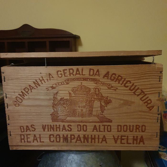Caixa antiga 1985 Vinho do Porto Real Companhia