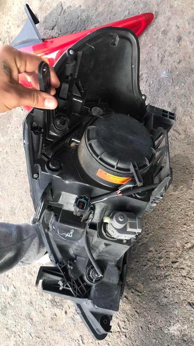 Фара передня ксенон (заводський) Nissan Tiida 2006-2013. ПАРА