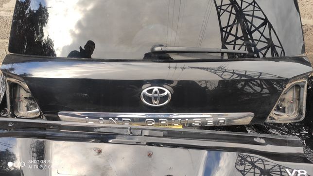 Крышка багажника ляда LAND CRUISER 200