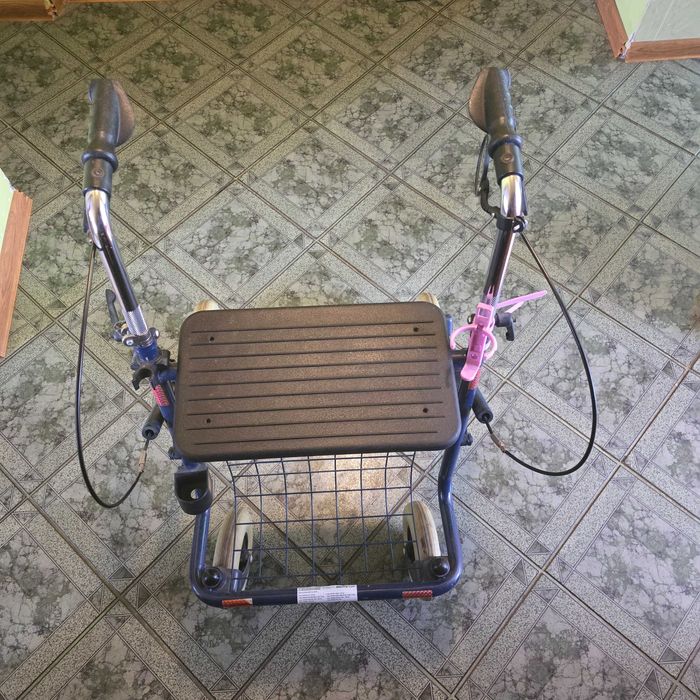 Chodzik balkonik dla seniora