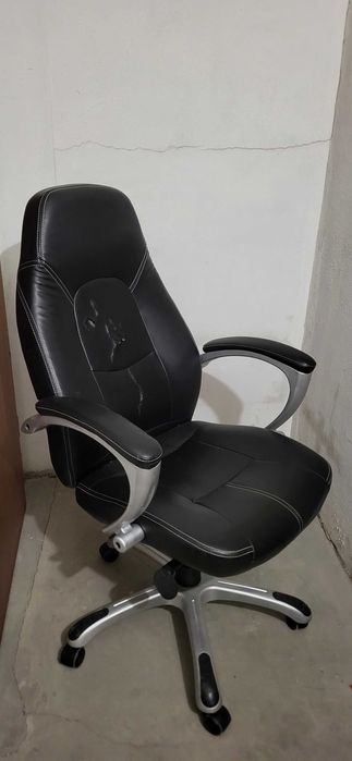 Cadeira Escritório Giratória | Funcional | Com Desgaste | Ajustável