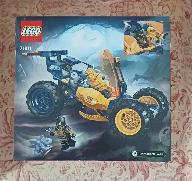 71811 - Arin's Ninja Off-Road Buggy Car
Novo.
Conforme as fotografias.