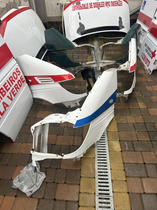 Двері задні високі , низькі , бокові  до2006 року в гарному стані