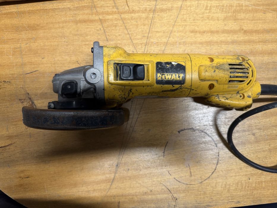 Rebarbadora DeWalt 125mm — com mala