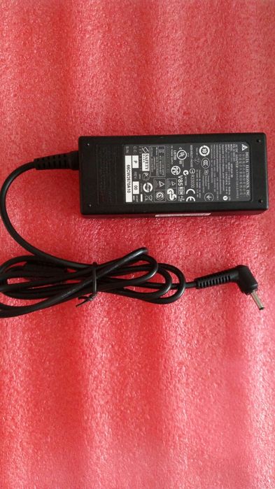 Блок питания  зарядка Fujitsu Q series (комп)