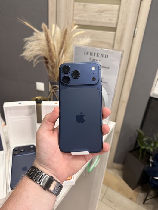 New/Open iPhone 17 pro max 256gb  Blue/Orange