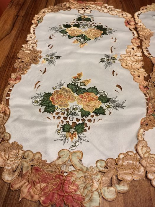 Zestaw serwet, bieżników 4szt, wiosenny motyw, nowe