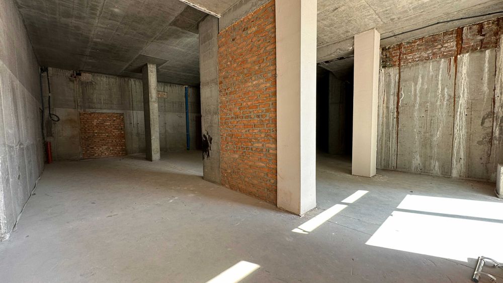 Продам просторе приміщення 141м2. Активний трафік