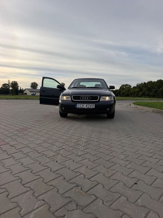 Audi A4 Limousine