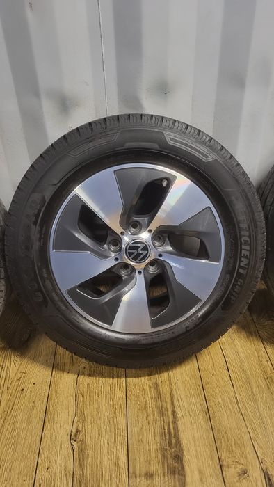 Felgi VW 16" 5x120 z oponami 215/65 R16C Transporter T6 T5 Multivan