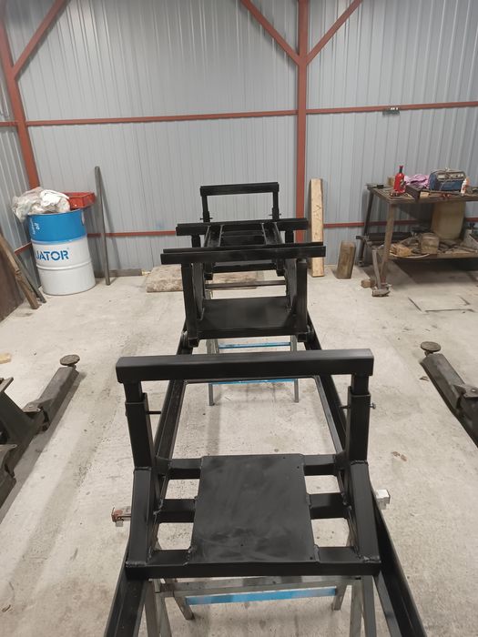 Wózek do rozpoławiania ciągnika