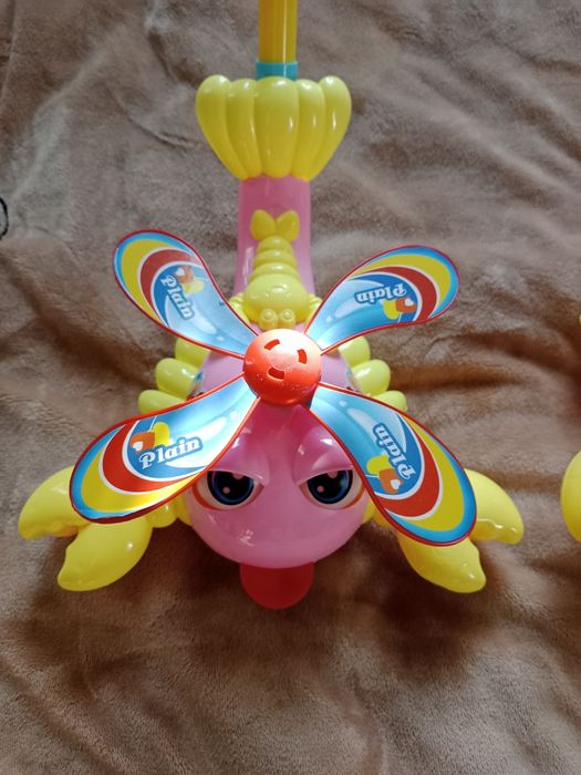 Дитяча каталка на паличці