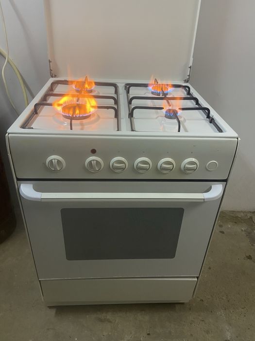 Продам газову плиту