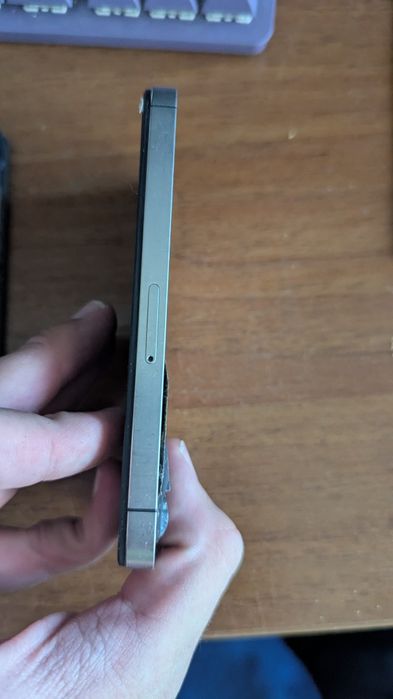 iPhone 4S 16 ГБ не працює