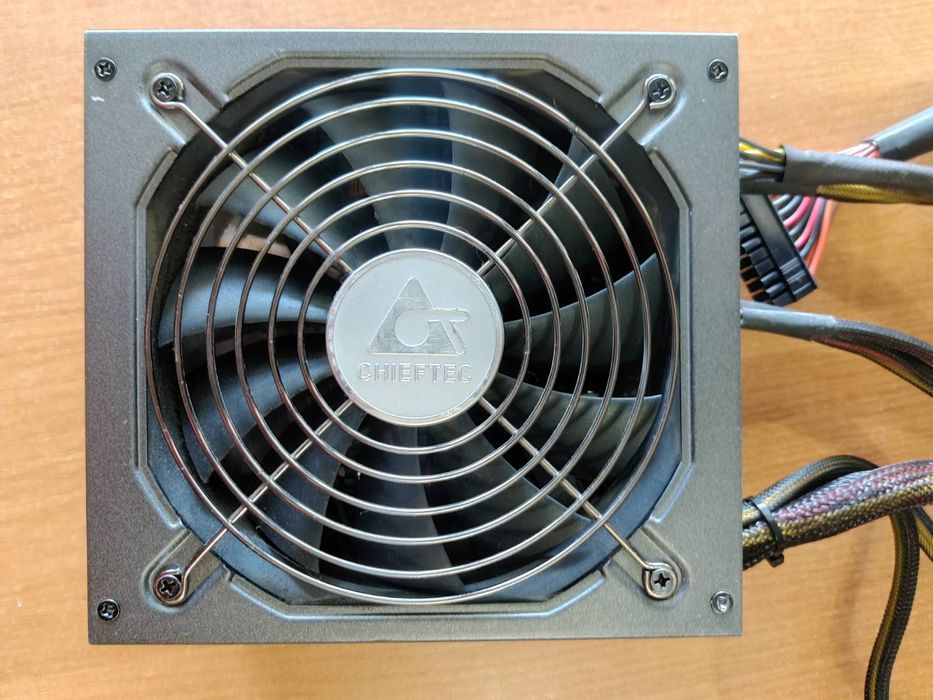 Chieftec APS-600C 600w, проверенный блок питания с кабелями