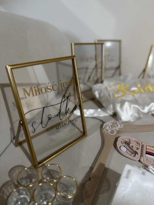 Wesele oszukane kieliszki, szlafrok, okulary, ramki, korona, wieszak