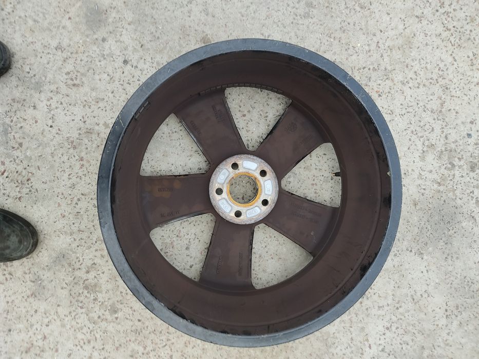 Диск легкосплавний Volvo XC40