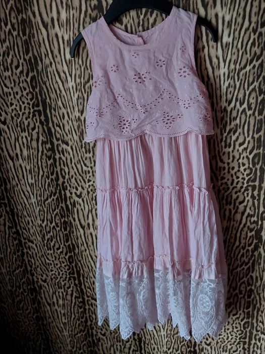 Piekna sukienka ażurowa z koronką Next 116/122