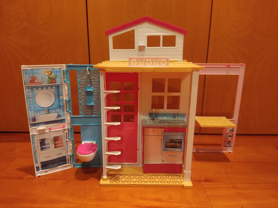 Casa da Barbie, dobrável e transportável