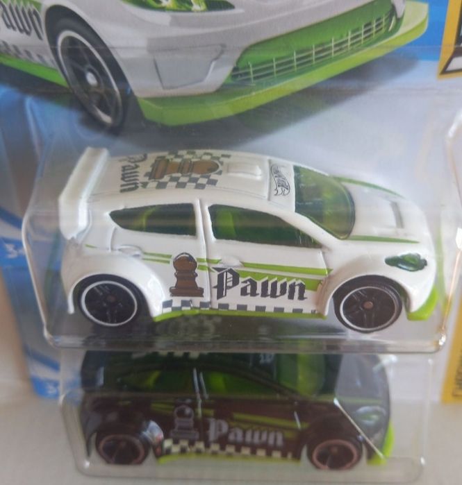 Conjunto 2 - 12 ford fiesta hot wheels