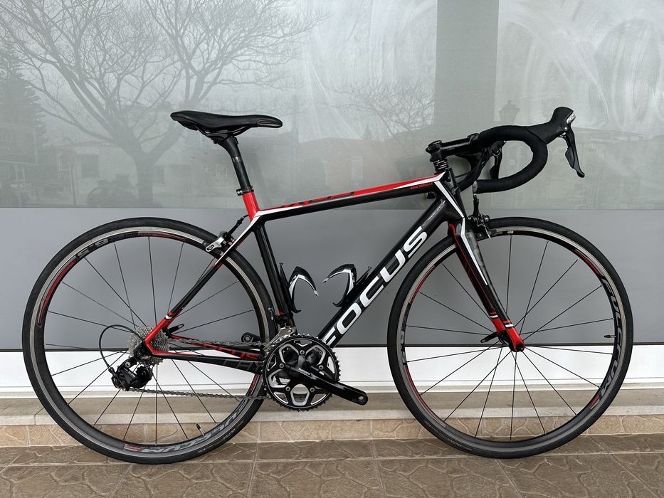 Bicicleta de estrada em carbono