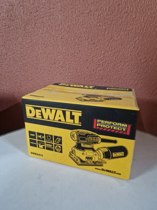 Lixadora Dewalt DWE6411
