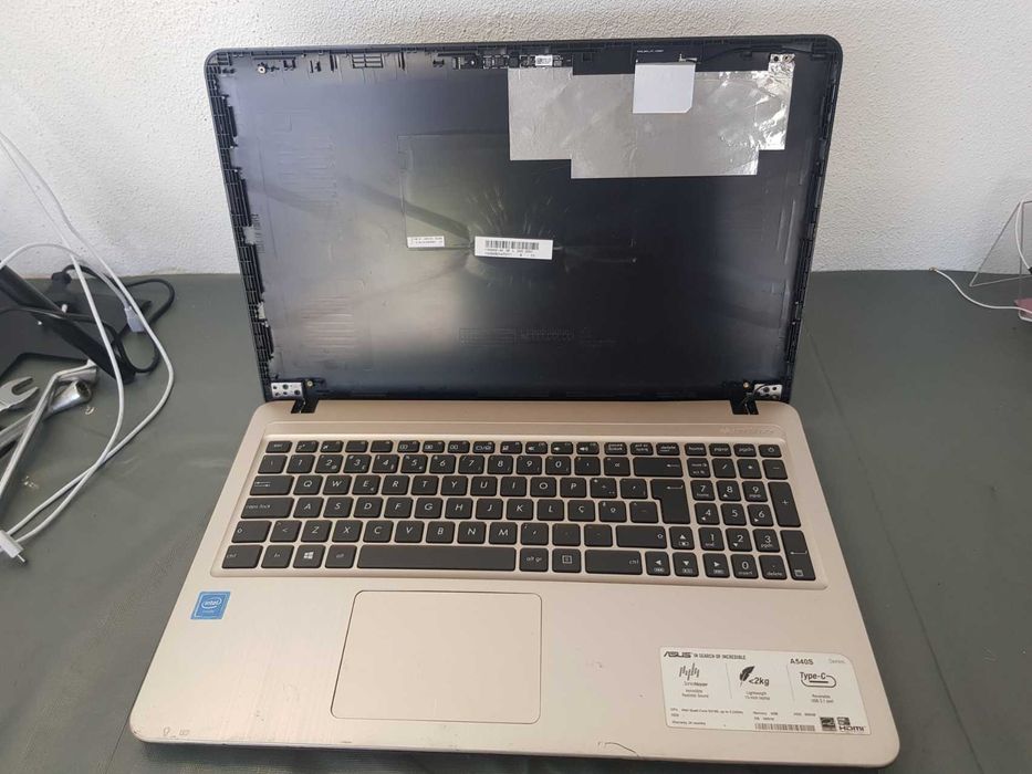 Vários modelos de portáteis para vendas de peças