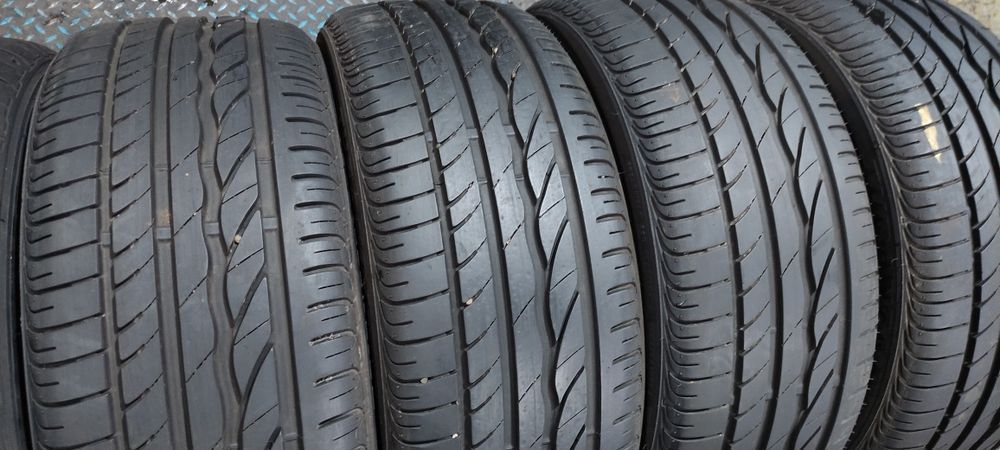 Pneus 215/45/16 semi novos