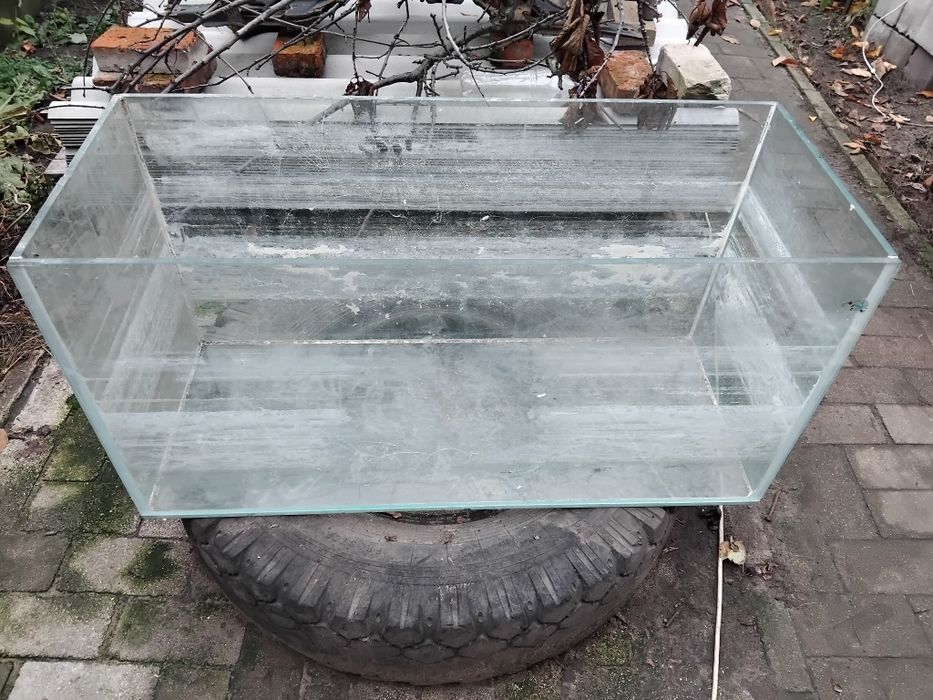 Продаю аквариум 100л