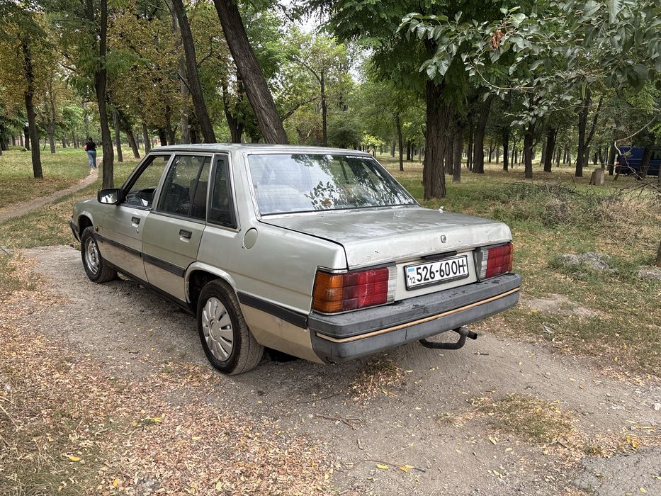 Продам мазду 929