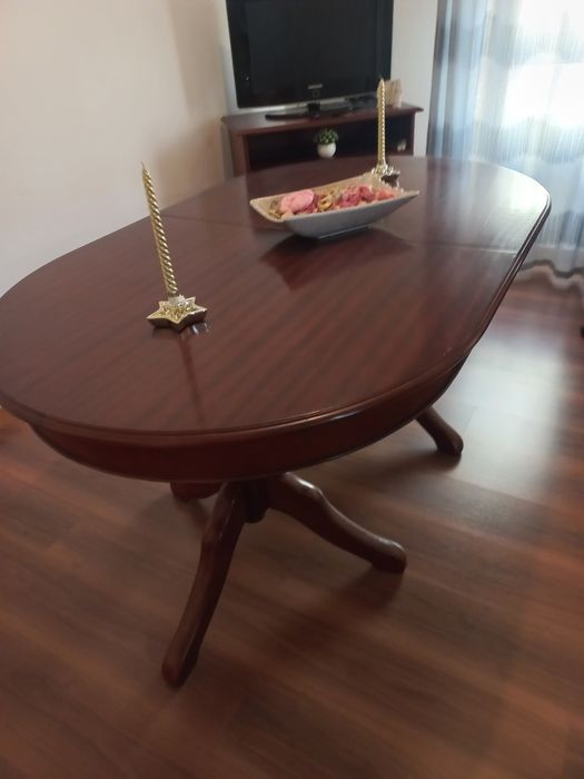 Mesa em cerejeira