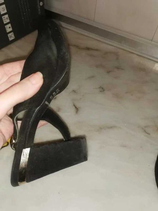 Sandálias em Camurça pretas Tamanho 38