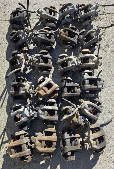 Jeep grand Cherokee WK2 3.6/5.7 супорт задній під вентільований диск