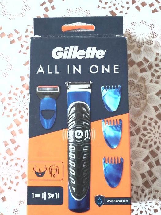 ТриммеЖилетт стайлер три насадки новый