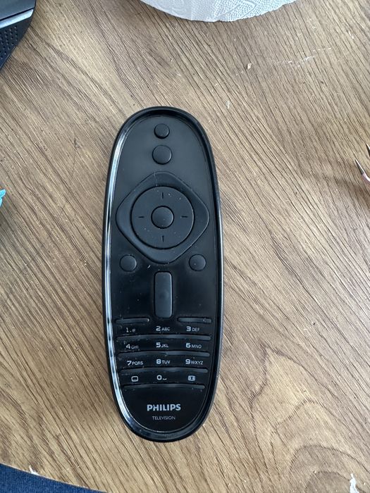 Telewizor PHILIPS 42 cale taki jak na zdjeciu,bez kartonu.