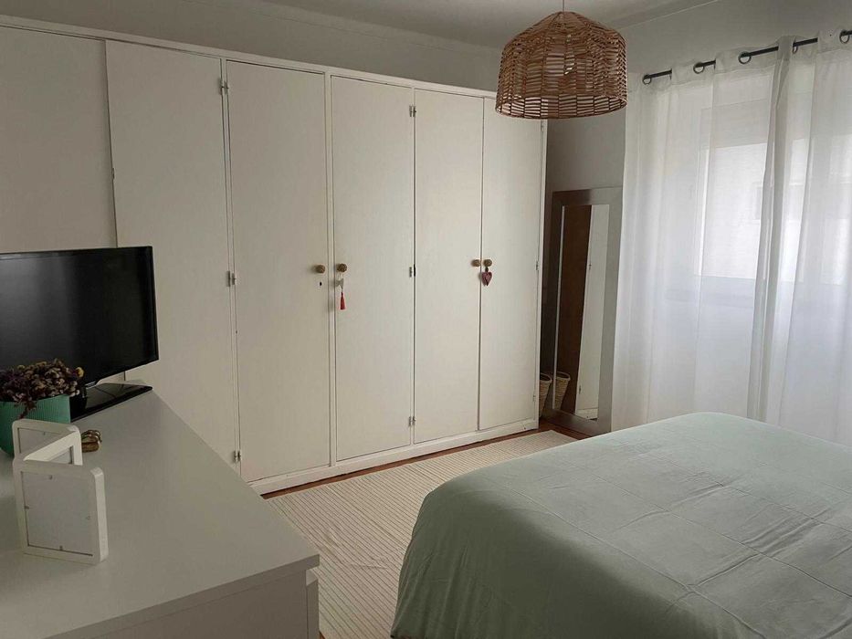 Andar de Moradia T3/ Logradouro/Churrasqueira/Garagem Queijas/Oeiras
