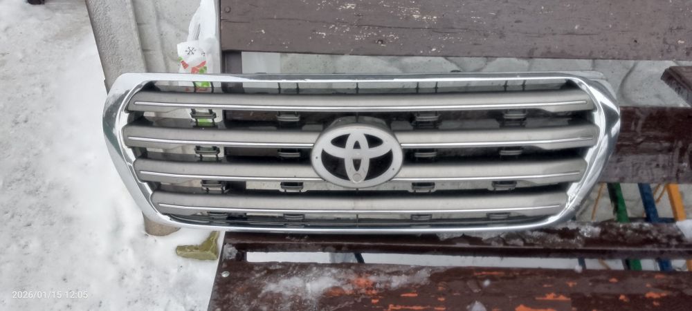 Решітка Toyota Land Cruiser 200