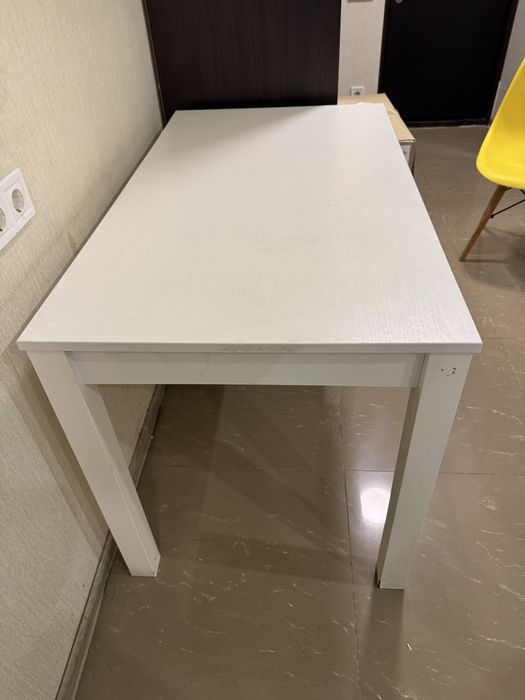 Продам кухонный стол в хорошем состоянии