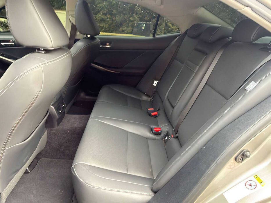 Lexus IS 250      2014