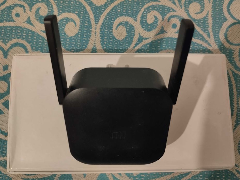 Ретранслятор Xiaomi Mi WiFi Range Extender Pro