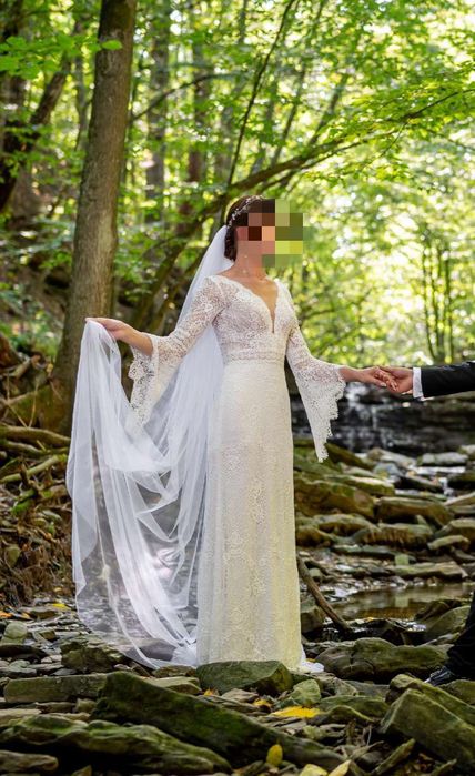 Suknia ślubna koronkowa